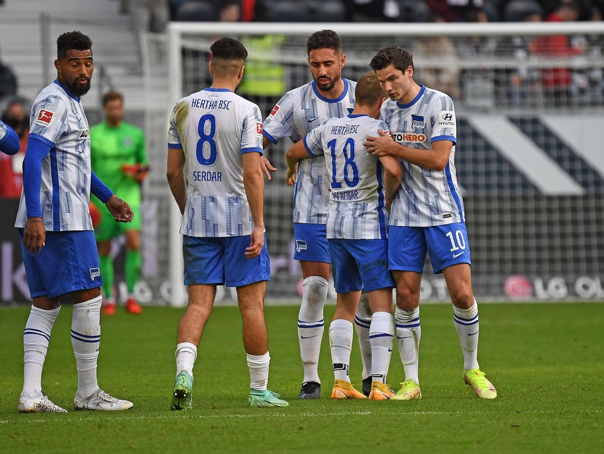 Jurgen Ekkelenkamp (r.) und Santiago Ascacíbar (2. v.r.) könnten Hertha BSC in diesem Sommer verlassen – zumindest gibt es Gerüchte um mögliche Abgänge.