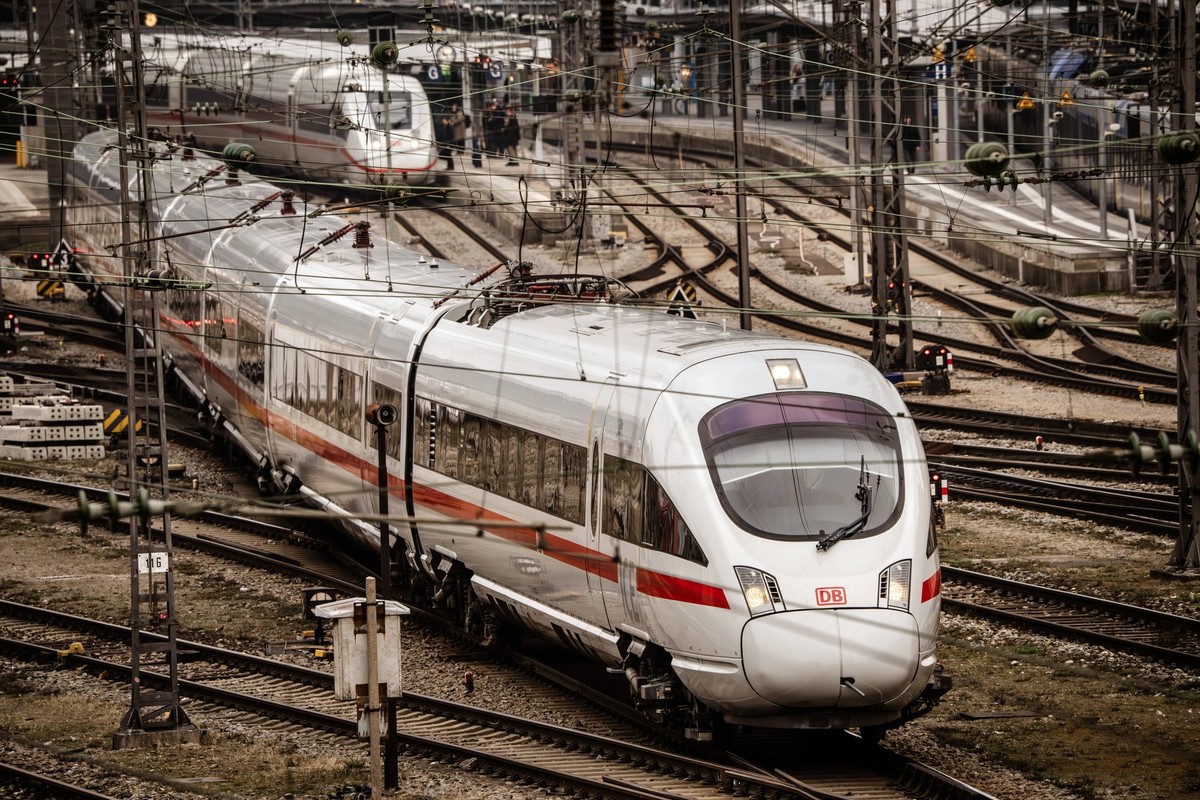 Neuer Bahnstreik, ICE im Hauptbahnhof, M�nchen, M�rz 2024 Deutschland, M�nchen, M�rz 2024, ICE Z�ge im Hauptbahnhof, n�chster GDL Streik ab Donnerstag 2 Uhr, Streik der Lokf�hrergewerkschaft GDL, Stre ...