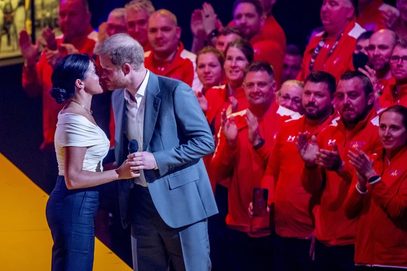 THE HAGUE - Prince Harry Duke of Sussex and Meghan Duchess of Sussex at opening ceremony of the Invictus Games in The Hague, The Netherlands, 16 april 2022. Photo: Patrick van Katwijk