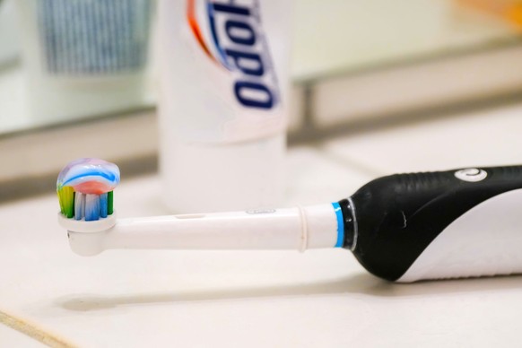 Titandioxid dient als Weißmacher, auch bei Zahnpasta.