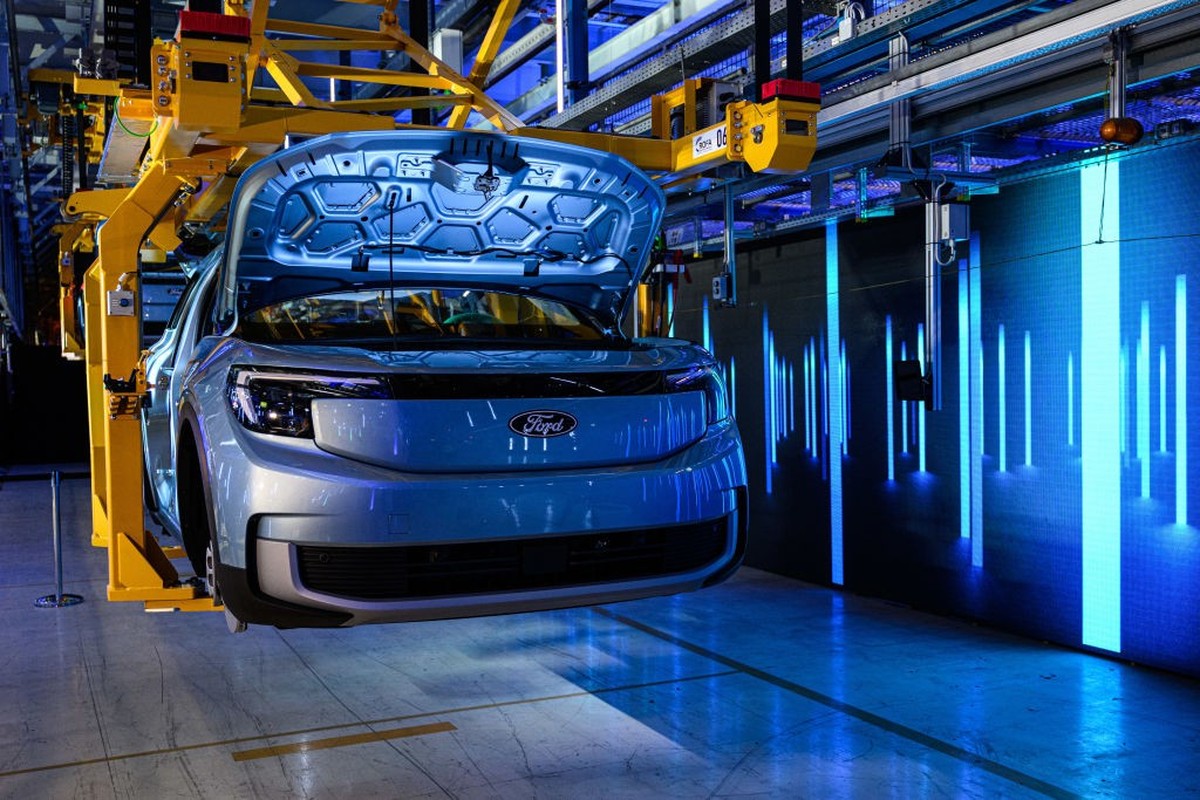 COLOGNE, GERMANY - JUNE 12: A electric Ford Explorer is seen as the German Chancellor Olaf Scholz visits the electric car production line at the Ford automobile factory on June 12, 2023 in Cologne, Ge ...