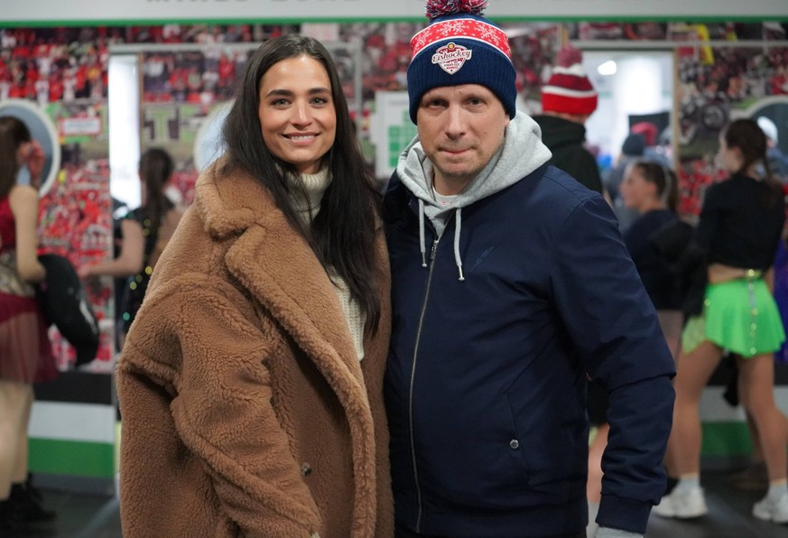 Amira und Oliver Pocher bei Eishockey Open Air in Hannover in der Heinz von Heiden Arena Heute steigt in Hannover wieder Deutschlands einziges Stadtderby im Eishockey. Aber nicht nur das Liga-Spiel de ...