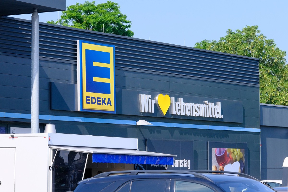 Düsseldorf 07.06.2024 Edeka Lebensmittelsupermarkt Lohausen Düsseldorf Nordrhein-Westfalen Deutschland *** Düsseldorf 07 06 2024 Edeka food supermarket Lohausen Düsseldorf North Rhine-Westphalia Germa ...
