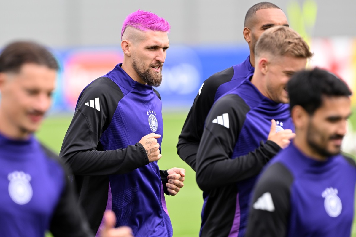 04.07.2024, Bayern, Herzogenaurach: Fußball: EM, Viertelfinale, vor dem Spiel Deutschland - Spanien, Abschlusstraining Deutschland, Deutschlands Robert Andrich während des Trainings. Foto: Federico Ga ...