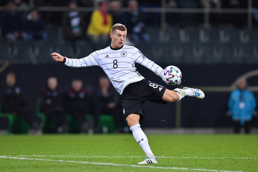 ARCHIV - 16.11.2019, Nordrhein-Westfalen, M�nchengladbach: Fu�ball: EM-Qualifikation, Deutschland - Wei�russland, Gruppenphase, Gruppe C, 9. Spieltag im Stadion im Borussia-Park. Deutschlands Toni Kro ...