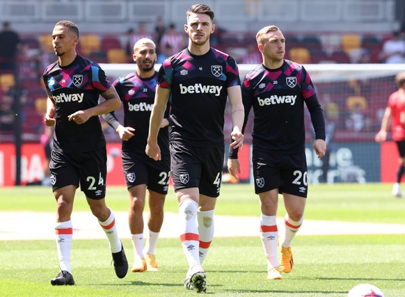 London, England, 14th May 2023. Declan Rice C of West Ham United warms up before during the Premier League match at Gtech Community Stadium, London. Picture credit should read: Paul Terry / Sportimage ...