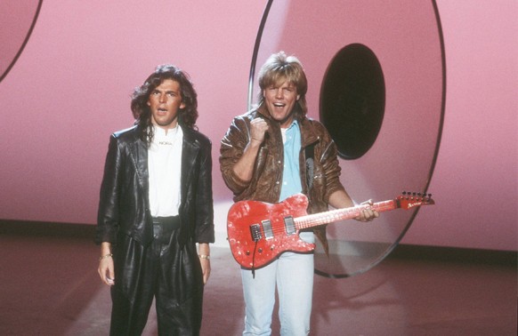 Bildnummer: 56629746 Datum: 01.12.1985 Copyright: imago/teutopress
Modern Talking Thomas Anders (li.) mit Dieter Bohlen 12/85 ru Mann Musik Gruppe Duo Gesang Pop Auftritt Konzert STUDIO Dekoration Ku ...