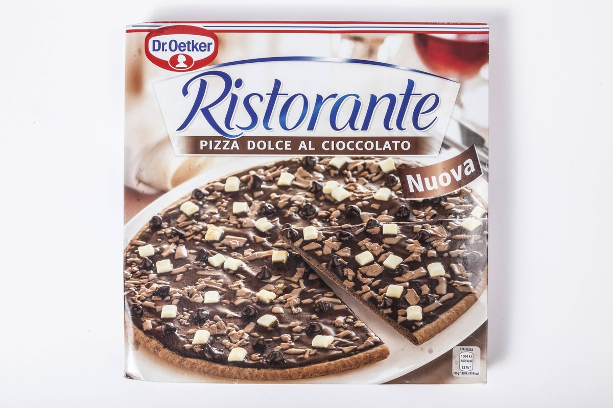 Schokoladenpizza von Dr. Oetker Schokoladenpizza von Dr. Oetker Chocolate pizza from Dr Oetker Chocolate pizza from Dr Oetker