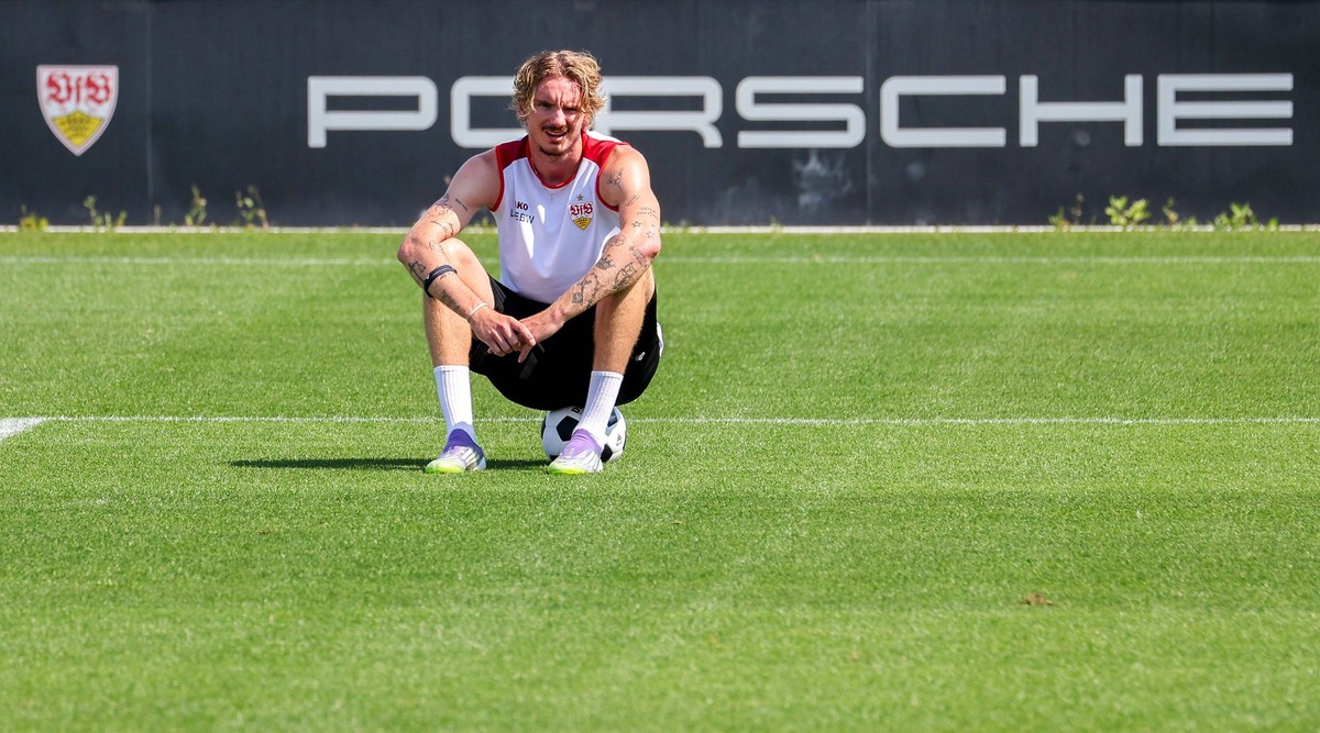 BAU// 12.08.2025 Stuttgart Fu�ball VfB Stuttgart Training, Nick Woltemade *** BAU 12 08 2025 Stuttgart Football VfB Stuttgart Training, Nick Woltemade