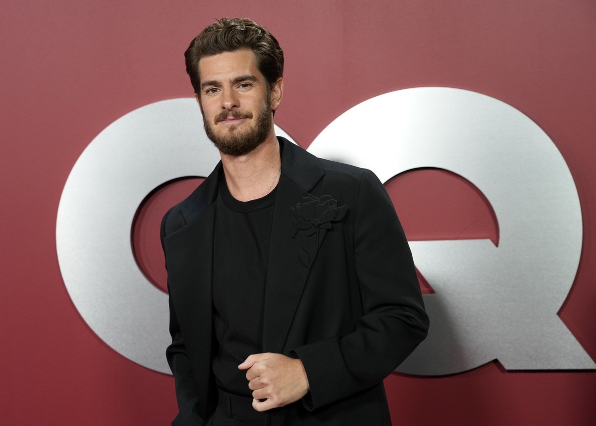 Actor Andrew Garfield poses at GQ&#039;s Men of the Year Party at Bar Marmont, Thursday, Nov. 16, 2023, in Los Angeles. (AP Photo/Chris Pizzello)