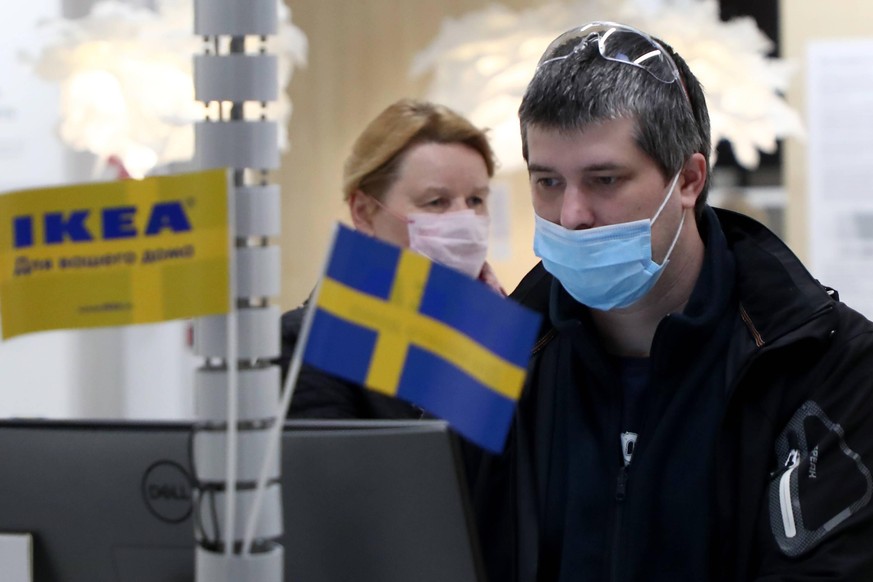 MOSCOW, RUSSIA - JUNE 3, 2020: Customers at the IKEA Khodynskoye Pole store at the Aviapark Shopping Center. IKEA has reopened three stores in Moscow as COVID-19 restrictions ease, and introduced a cu ...