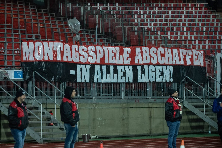 03.12.2018, xkvx, Fussball 1.Bundesliga, 1.FC Nuernberg - Bayer 04 Leverkusen emspor, v.l. Protest Montagsspiele / Protest (DFL/DFB REGULATIONS PROHIBIT ANY USE OF PHOTOGRAPHS as IMAGE SEQUENCES and/o ...