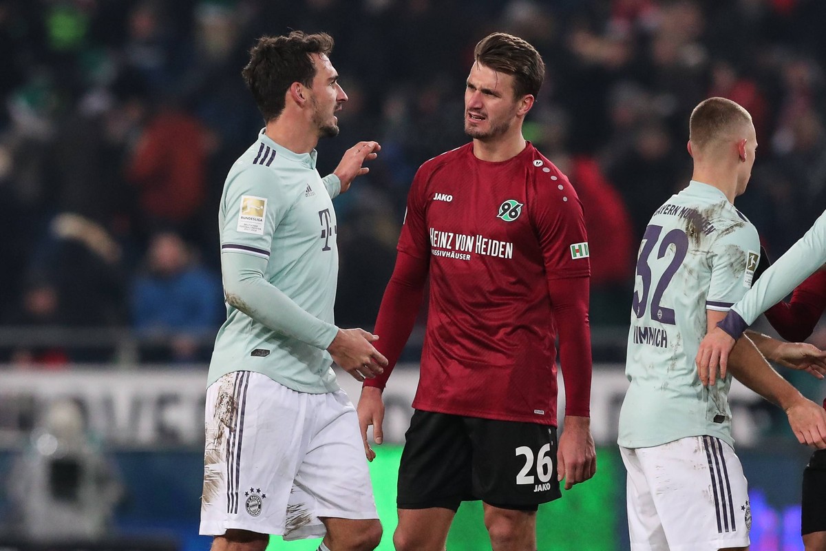 Plötzlich Profi und schon Stress mit Mats Hummels.