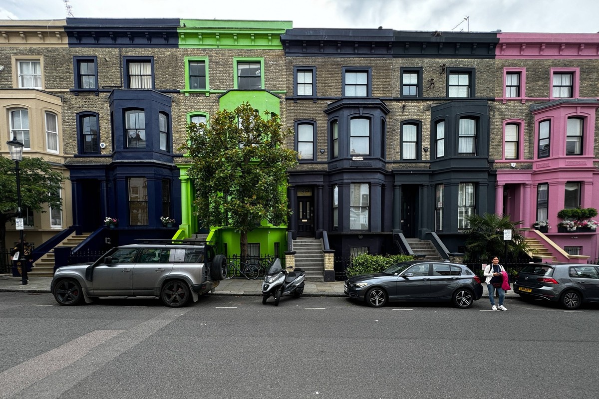 London Daily Life And Economy A view of the street in Notting Hill in London, Great Britain July 8, 2024. London United Kingdom PUBLICATIONxNOTxINxFRA Copyright: xJakubxPorzyckix originalFilename: por ...