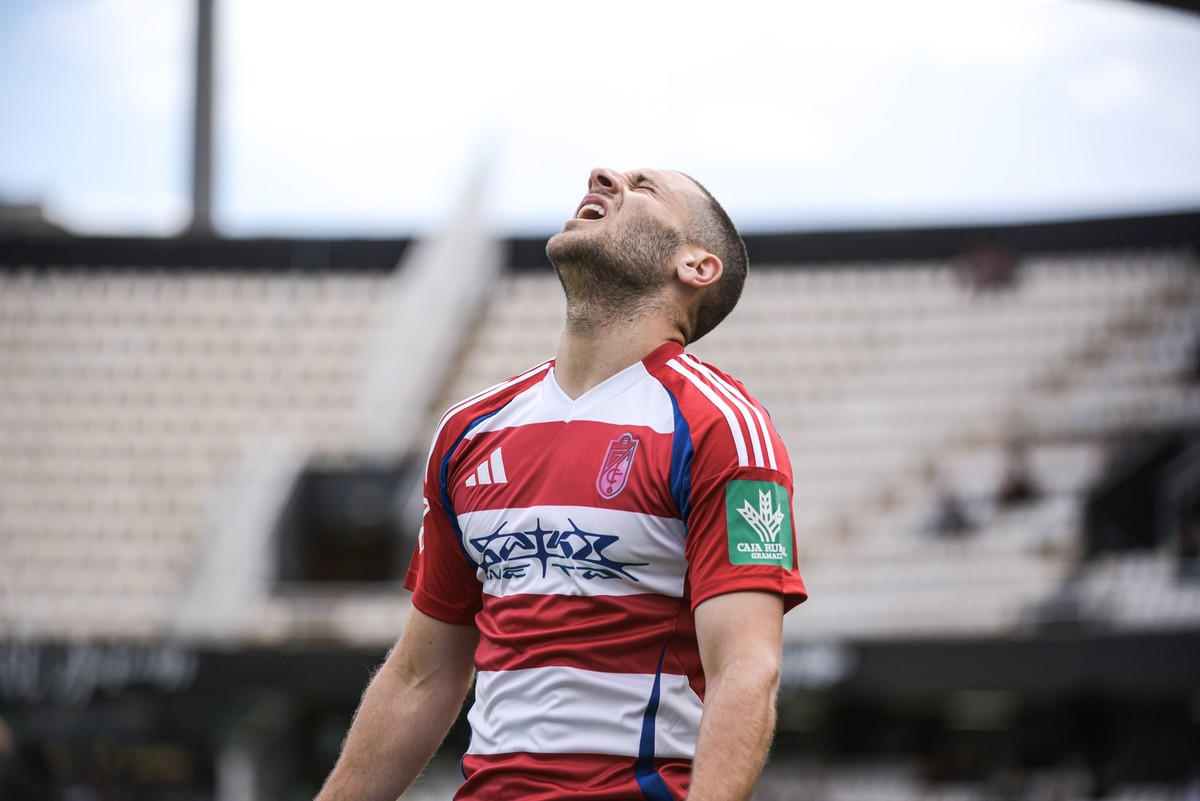 ESP: FC Cartagena v Granada CF - La Liga Hypermotion CARTAGENA, SPAIN - APRIL 20: Shon Weissman of Granada CF during the match between Granada CF and FC Cartagena of La Liga Hypermotions on April 20,  ...