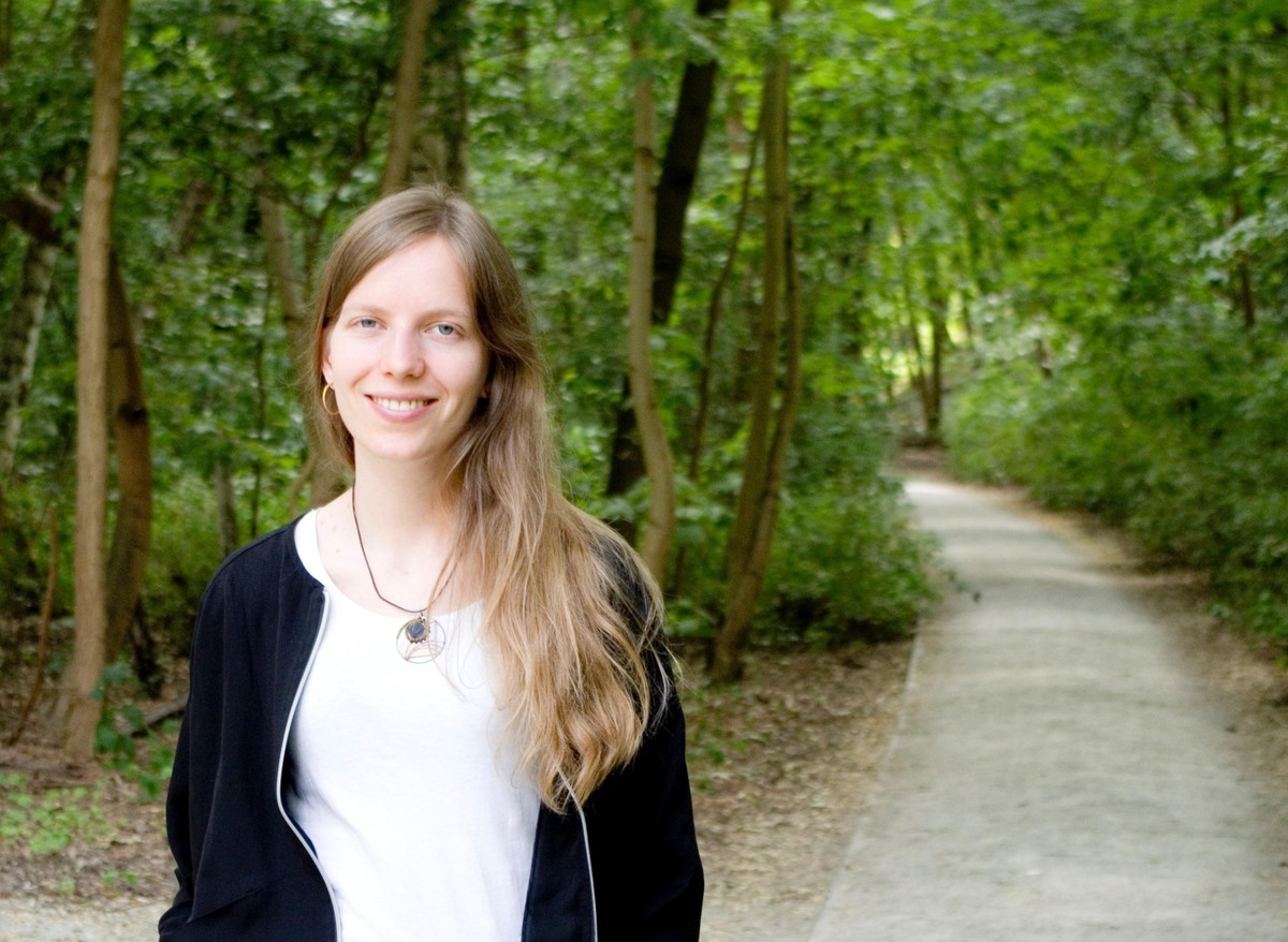 Janna Hoppmann ist Klimapsychologin und beschäftigt sich mit dem Erleben und Verhalten von Menschen in der Klimakrise.