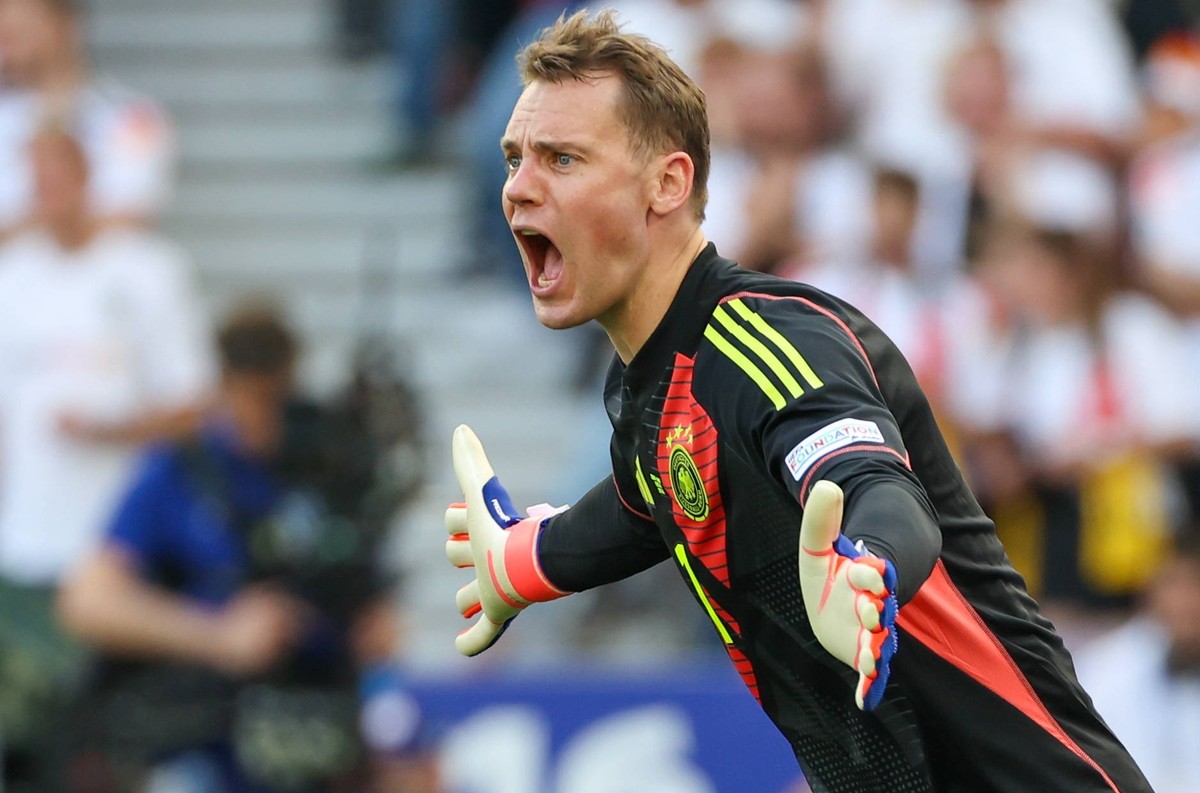 EM 2024: Deutschland - Ungarn am 19.06.2024 in der Stuttgart Arena in Stuttgart Torwart / Goalkeeper Manuel Neuer Deutschland 1 schreit und gestikuliert *** Euro 2024 Germany Hungary on 19 06 2024 in  ...