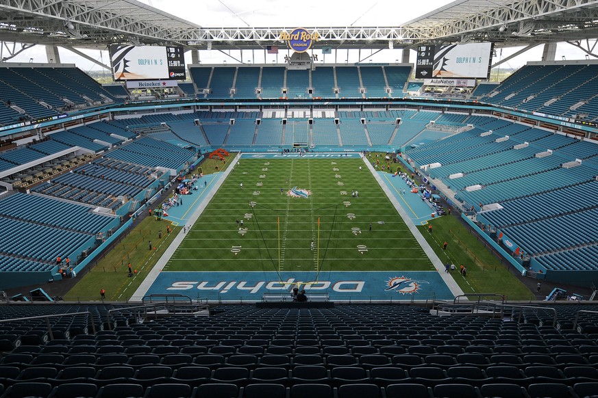 MIAMI GARDENS, FL - DECEMBER 05: An overview of the stadium before the NFL, American Football Herren, USA football game between the New York Giants and the Miami Dolphins on December 5, 2021, at Hard  ...