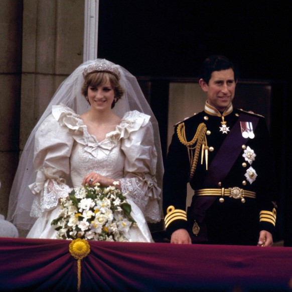 Prinz Charles und Prinzessin Diana (beide GBR) anlässlich ihrer Hochzeit in London; Aufnahmedatum geschÃ¤tzt

Prinz Charles and Princess Diana both GBR during their Wedding in London date geschÃ¤tzt