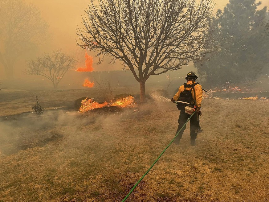 Die Feuerwehr in Texas kämpft bereits seit Tagen gegen die Feuerbrunst.