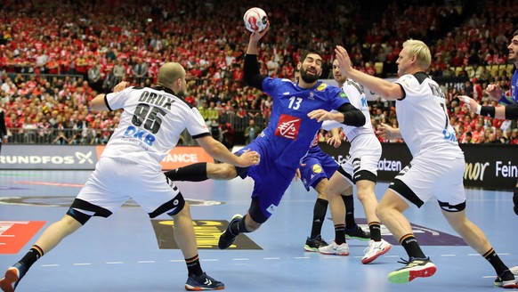 Paul Drux, Nikola Karabatic, Patrick Wiencek / Aktion / Spielszene / Zweikampf / / Handball / Weltmeisterschaft WM Herren Spiel um 3.Platz / Saison 2018/2019 / 27.01.2019 / Deutschland GER DHB vs. Fra ...