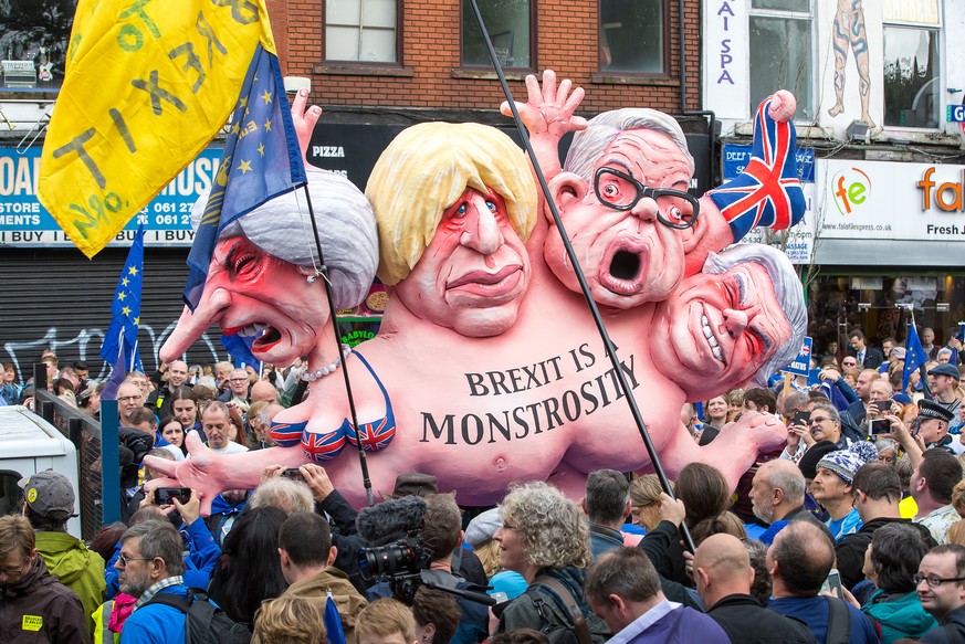 +++ Wähler-Manipulation bei Brexit? +++ Ministerin Barley trifft Facebook-Vertreter