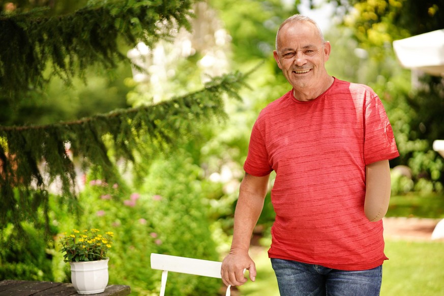 Biolandwird Olaf (60) aus Brandenburg

+++ Die Verwendung des sendungsbezogenen Materials ist nur mit dem Hinweis und Verlinkung auf RTL+ gestattet. +++