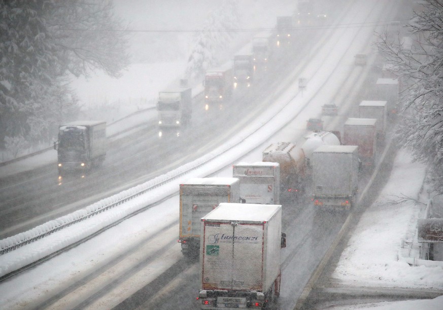 Cars jam on the motorway A8 between Salzburg and Munich after heavy snowfalls near Irschenberg, southern Germany, January 10, 2019. REUTERS/Michael Dalder