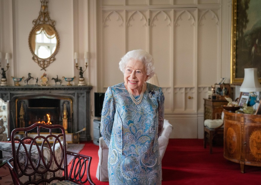 Audiences at Windsor Castle. Queen Elizabeth II during an audience with President of Switzerland Ignazio Cassis at Windsor Castle. Picture date: Thursday April 28, 2022. See PA story ROYAL Queen. Phot ...