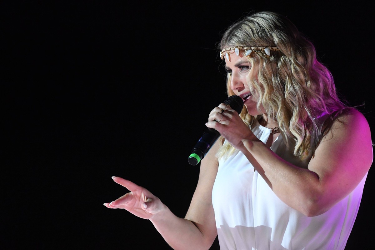 20230511 Schlagersterne Mallorca Tag 2 PALMA, SPAIN - MAY 11 2023 : Beatrice Egli at - Schlagersterne Mallorca Tag 2 on May 11, 2023 in Palma, Coliseo Balear. Palma Baleares Spain *** 20230511 Schlage ...