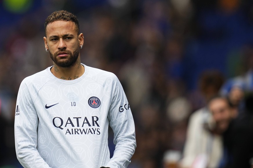 PARIS, FRANCE - FEBRUARY 19: Neymar Jr during warm up prior to the French Ligue 1 match between Paris Saint-Germain PSG and LOSC Lille at Parc des Princes on February 19, 2023 in Paris, France. Photo  ...