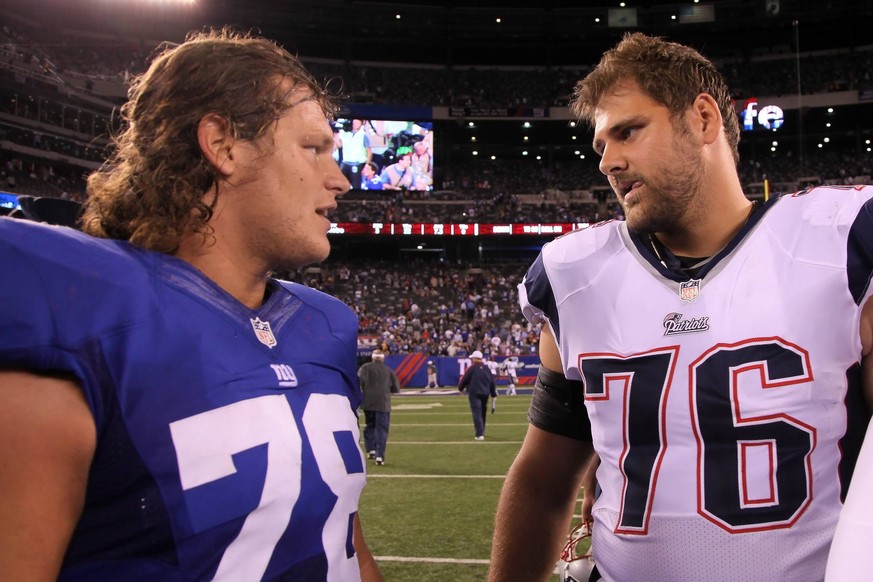 Kommentieren als Ex-Profis den Super Bowl: Markus Kuhn (l.) und Sebastian Vollmer haben mehrere Jahre in der NFL gespielt. Kuhn für die New York Giants, Vollmer für die New England Patriots.