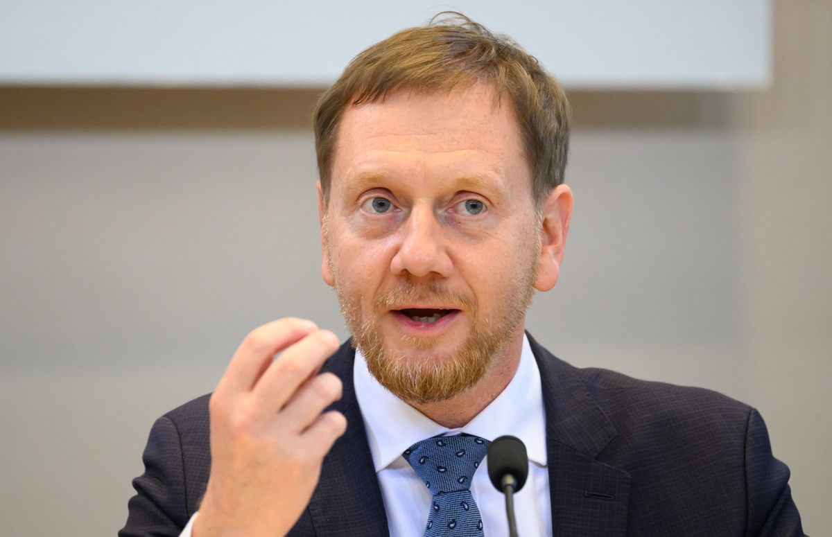 ARCHIV - 06.11.2024, Sachsen, Dresden: Michael Kretschmer (CDU), Ministerpr