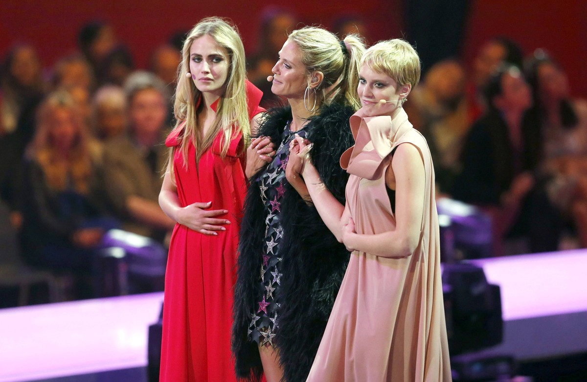 Elena Carriere, Heidi Klum und Kim Hnizdo beim Finale der 11. Staffel der ProSieben Castingshow Germany s Next Topmodel live aus dem Coliseo Balear. Palma de Mallorca, 12.05.2016 Foto:xDyDxFotografosx ...