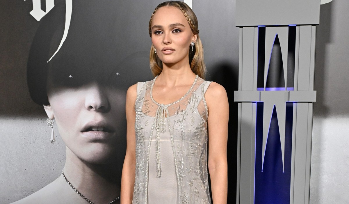 HOLLYWOOD, CALIFORNIA - DECEMBER 12: Lily-Rose Depp attends the Los Angeles Premiere of Focus Features&#039; &quot;Nosferatu&quot; at TCL Chinese Theater on December 12, 2024 in Hollywood, California. ...