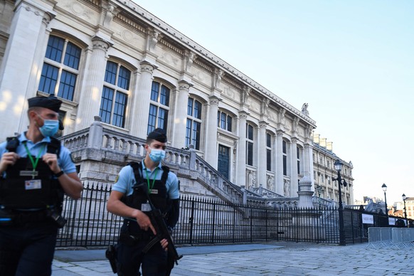 In Paris begann im September der Prozess im Fall der Terroranschläge von 2015, zu denen sich der IS bekannt hatte.