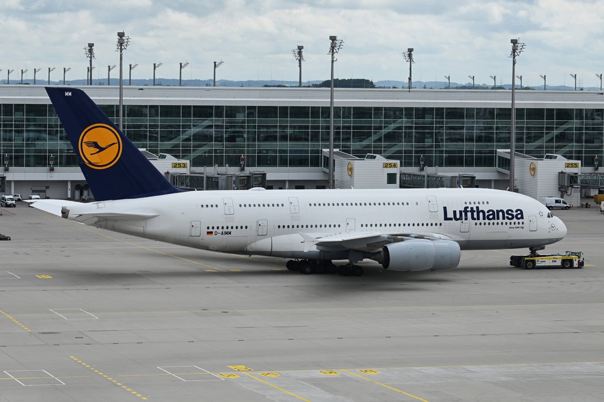 Lufthansa Airbus A380-800 am Flughafen M