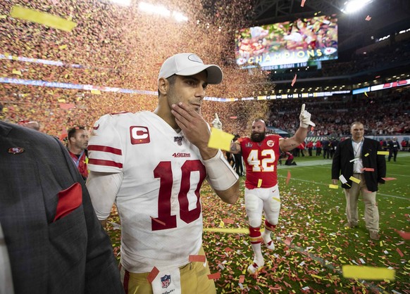 Sport Bilder des Tages February 2, 2020, Miami Gardens, Florida, USA: San Francisco 49ers quarterback Jimmy Garoppolo (10) walks the field looking to congratulate Kansas City Chiefs quarterback Patric ...