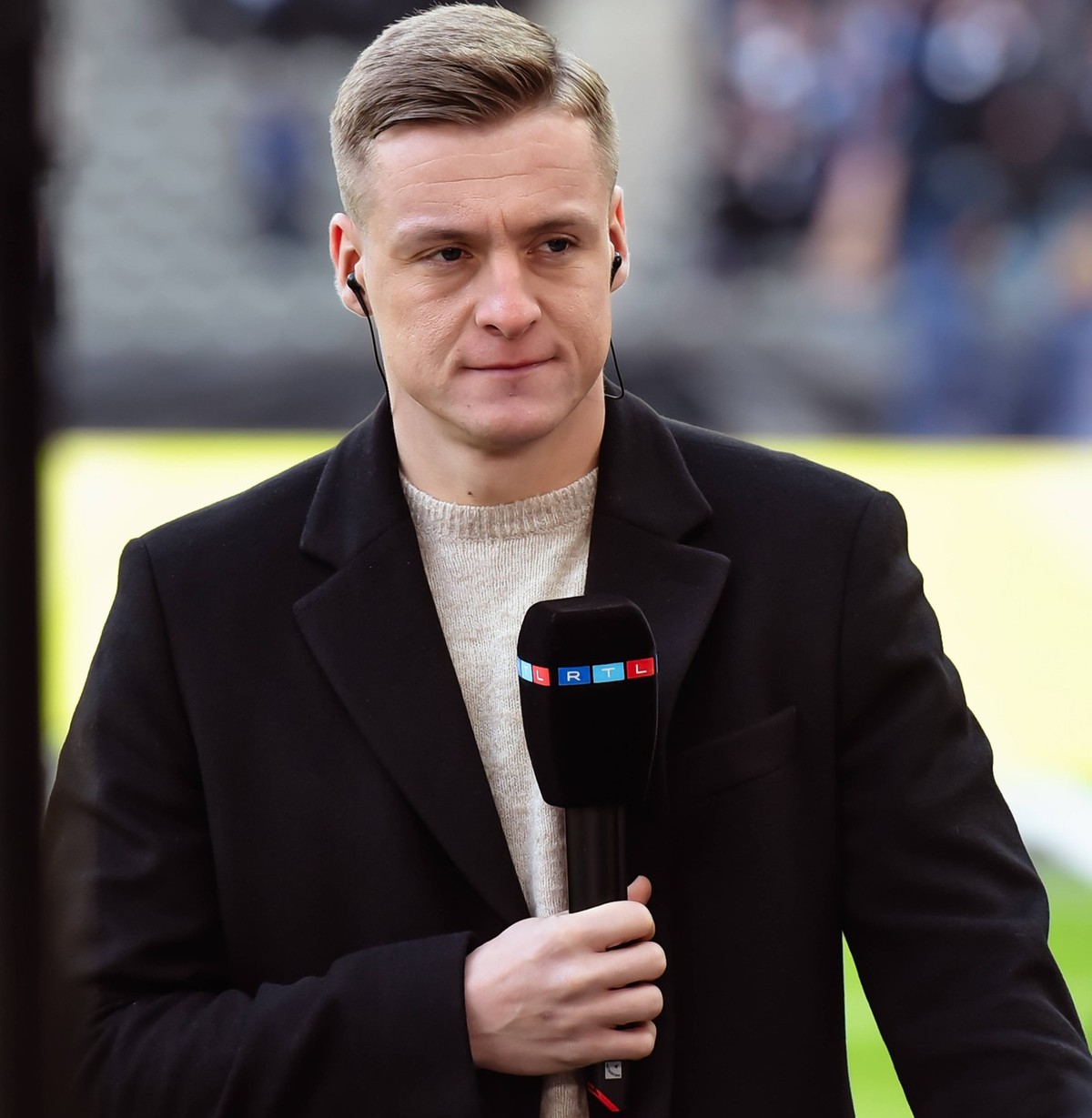 Fussball 2. Bundesliga, Hertha BSC - Fortuna Duesseldorf 21.01.2024, xdanx, Fussball 2. Bundesliga, Hertha BSC - Fortuna Duesseldorf, v.l. Felix Kroos im Interview für RTL DFL/DFB REGULATIONS PROHIBIT ...