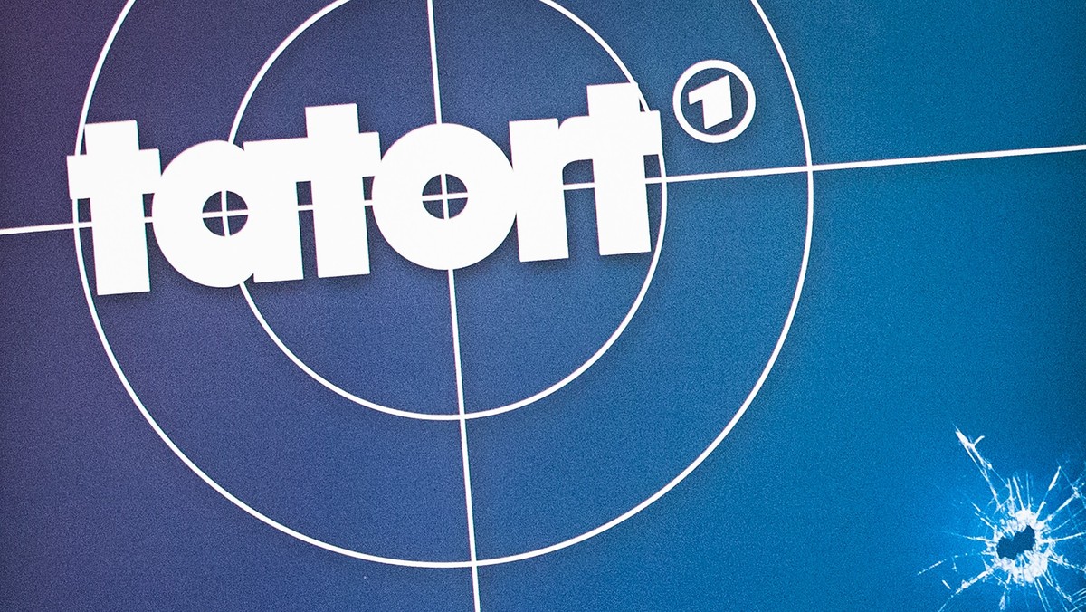 ARCHIV - 08.12.2015, Baden-Württemberg, Stuttgart: Das Logo des ARD-Kultkrimis &quot;Tatort&quot; ist im Rundfunkhaus des Südwestrundfunks (SWR) zu sehen. (zu dpa: «TV-Quoten 2024: «Tatort»-Reichweite ...