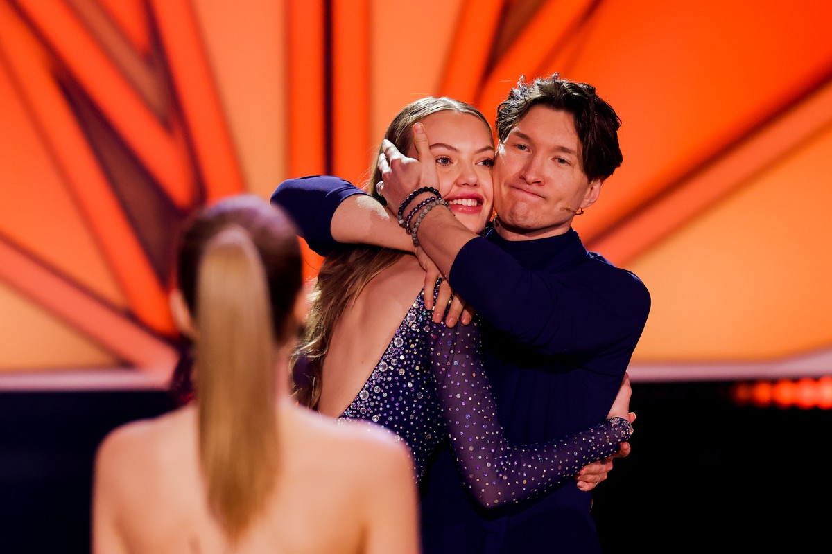 05.03.2022, Nordrhein-Westfalen, K�ln: Cheyenne Ochsenknecht, Influencerin, und Evgeny Vinokurov, stehen in der RTL-Tanzshow "Let's Dance" im Coloneum. Das Paar scheidet aus. Foto: Rolf ...