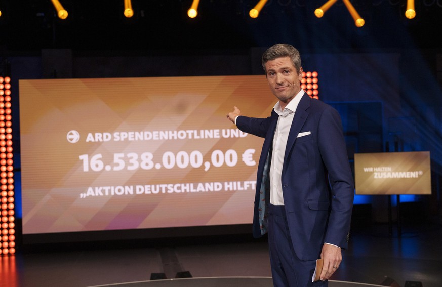 In der ARD-Sondersendung "Wir halten zusammen" wurden am Freitagabend 16,5 Millionen Euro an Spenden gesammelt.