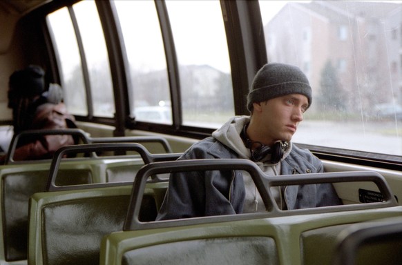 Eminem im Bus auf dem Weg weg von Netflix