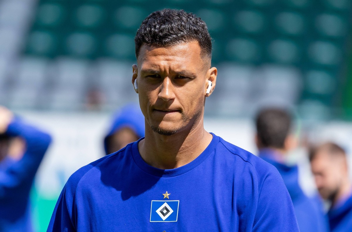 Davie Selke 27 Hamburger SV, Spvgg Greuther Fuerth vs. Hamburger SV Fussball, 2. Bundesliga, DFL, Saison 2024/2025, Rueckrunde, 34. Spieltag, 18.05.2025 DFB regulations prohibit any use of photographs ...