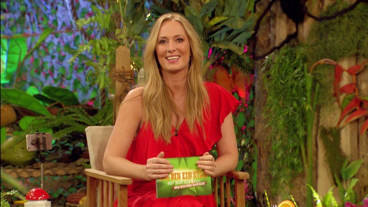 Nach dem täglichen Dschungelcamp bei RTL wird auch "Die Stunde danach" ordentlich auf den Busch klopfen. Im Anschluss an die Ausstrahlung der Liveshow aus Australien präsentiert Angela Finge ...