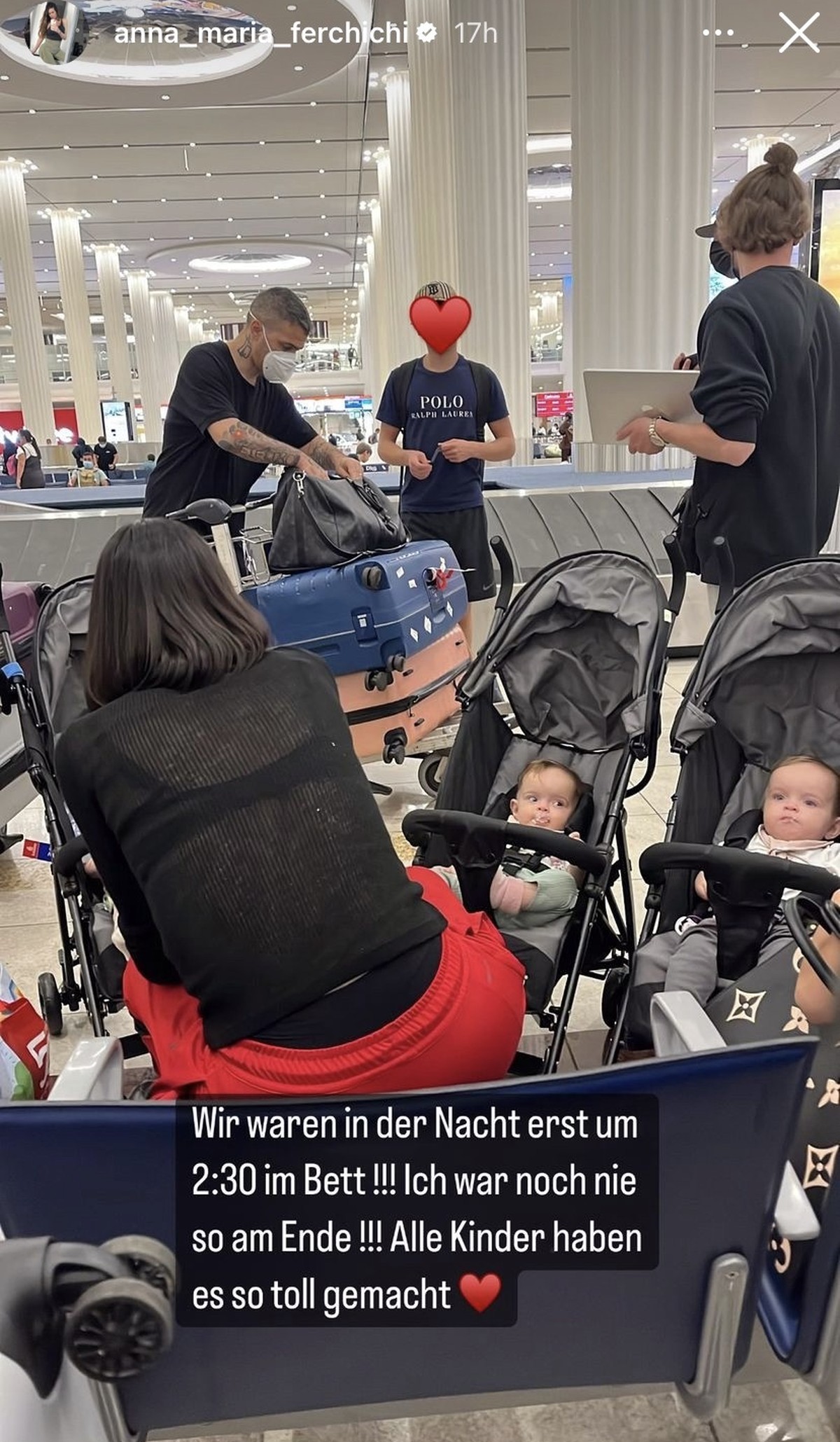 Bushido ist hier bei der Gepäckausgabe am Flughafen in Dubai zu sehen.