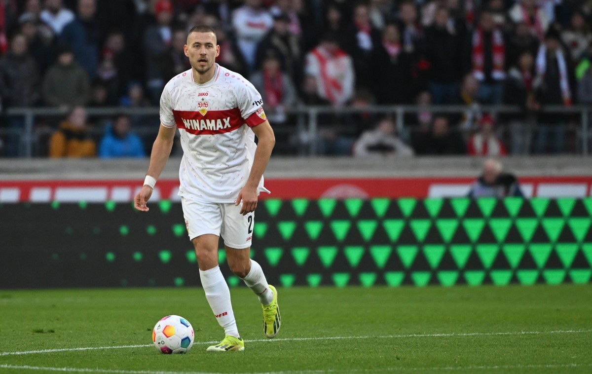 ARCHIV - 24.02.2024, Baden-Württemberg, Stuttgart: Fußball: Bundesliga, VfB Stuttgart - 1. FC Köln, 23. Spieltag, in der MHPArena. Stuttgarts Waldemar Anton in Aktion. (zu dpa: «VfB-Profi Anton über D ...