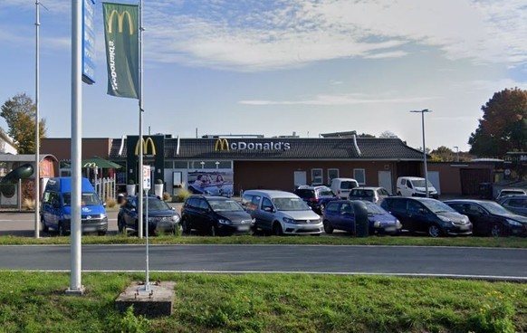In dieser McDonald's-Filiale wurde eine 30 Jahre alte Frau mit einem Messer angegriffen.