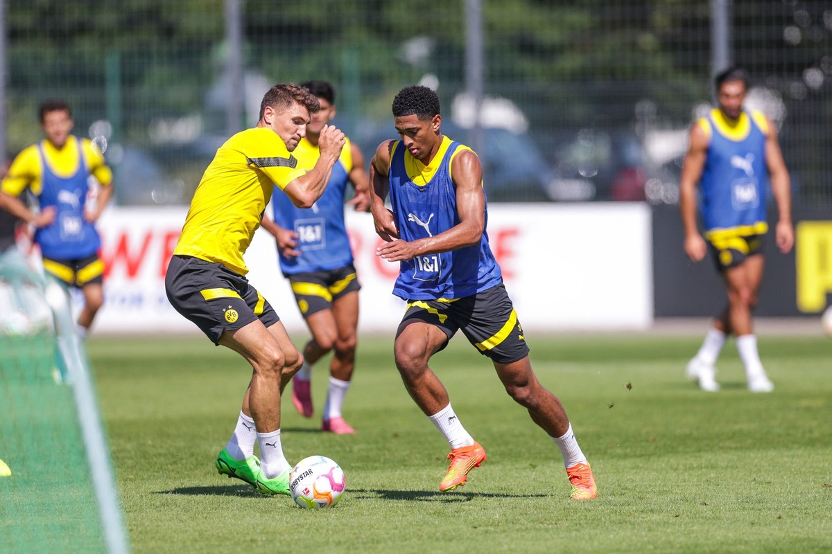 09.08.2022, Fussball, Saison 2022/2023, 1. Bundesliga, Training Borussia Dortmund, v. l. Thomas Meunier Borussia Dortmund, Jude Bellingham Borussia Dortmund, Foto: Dennis Ewert/RHR-FOTO xRHR-FOTO/DEx ...