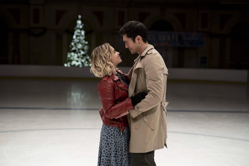 Henry Golding, Emilia Clarke, Last Christmas 2019 Credit: Jonathan Prime / Universal Pictures / The Hollywood Archive Los Angeles CA PUBLICATIONxINxGERxSUIxAUTxONLY Copyright: xJonathanxPrimex/xUniver ...